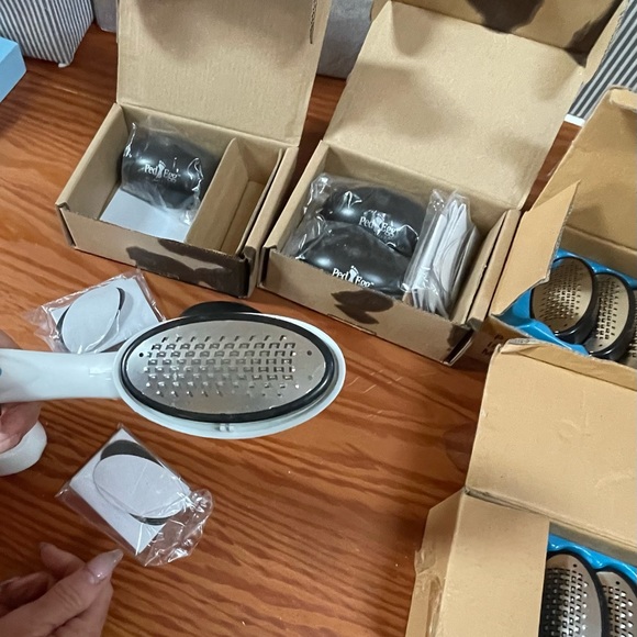 Callous foot scraper w/replacement pads & shredders New still in original box - Picture 4 of 6